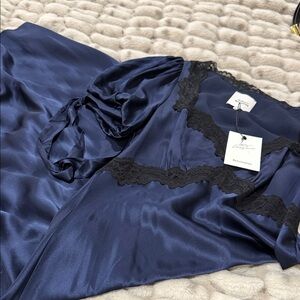 Reformation Midnight Blue Silk dress with Black Lace size 6 nwt
